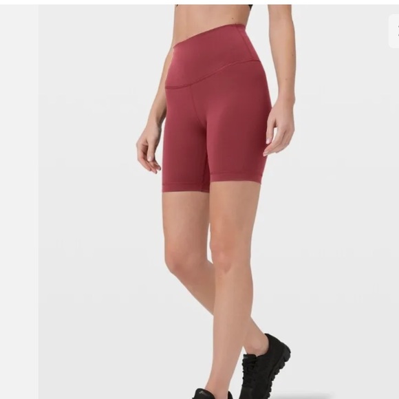 NWT Wunder Train HR short 6” - size 6 - Chianti - Picture 1 of 3